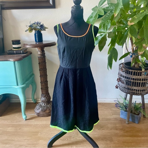 T Tahari Neon Lined Fit & Flare A-Line Mid Length Sleeveless Dress - Picture 6 of 7